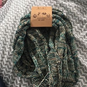 Real and brown infinity scarf by CC